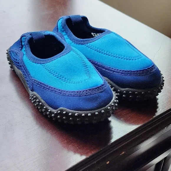 NWOT Airwalk Blue/Black Kids Water Shoes Size 8 - Picture 7 of 15